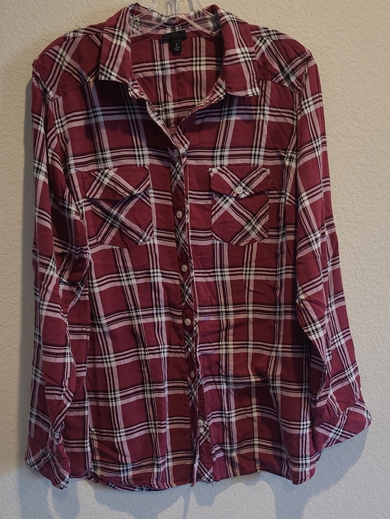 torrid Tops - Torrid Plaid Button-Up Shirt in Burgundy and White Size 2 (2x)